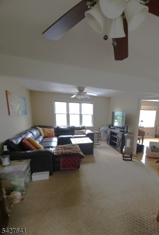 71 Hackberry Pl, Clifton City, NJ 07013