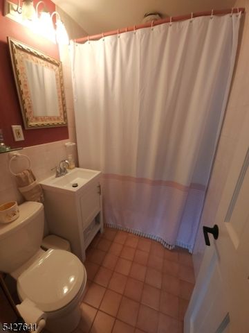 71 Hackberry Pl, Clifton City, NJ 07013