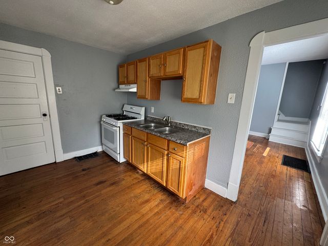 1546 S Alabama Street, Indianapolis, IN 46225