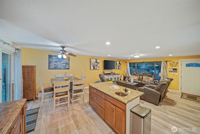 20827 59th Place W, Lynnwood, WA 98036