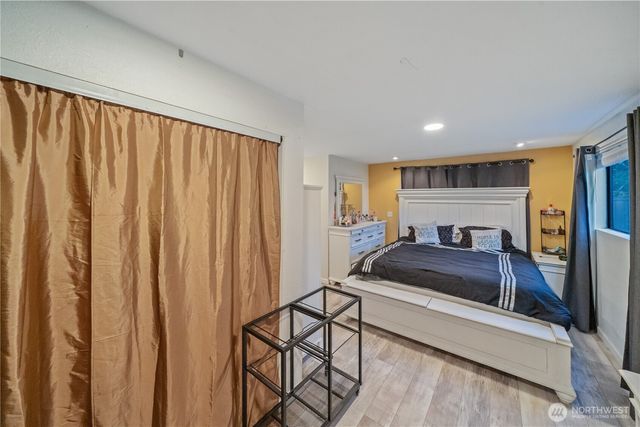 20827 59th Place W, Lynnwood, WA 98036