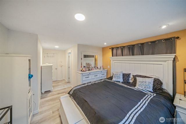 20827 59th Place W, Lynnwood, WA 98036