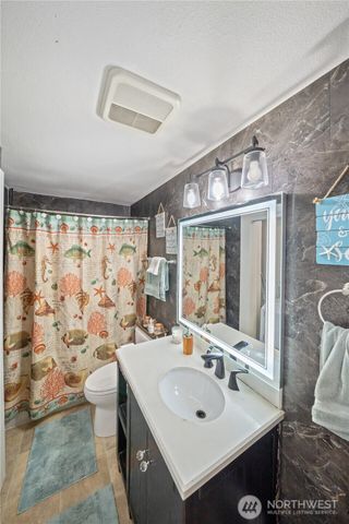 20827 59th Place W, Lynnwood, WA 98036