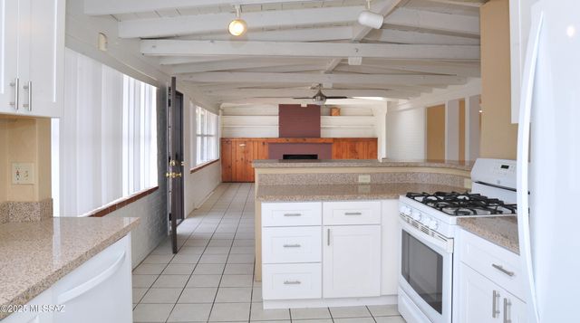 2520 E Helen Street, Tucson, AZ 85716