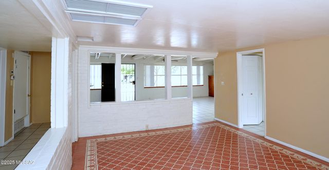 2520 E Helen Street, Tucson, AZ 85716