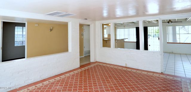 2520 E Helen Street, Tucson, AZ 85716