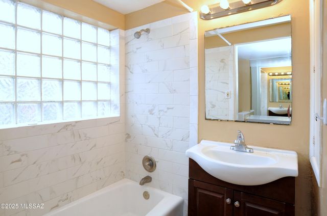 2520 E Helen Street, Tucson, AZ 85716