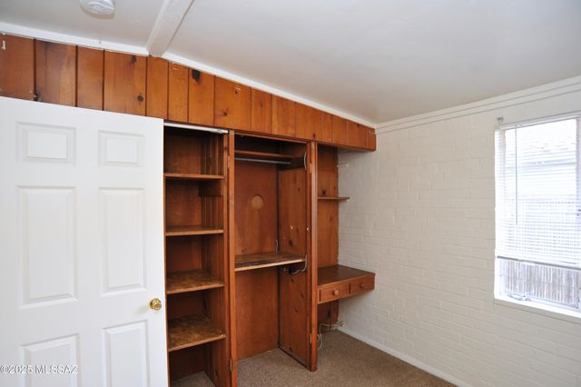 2520 E Helen Street, Tucson, AZ 85716