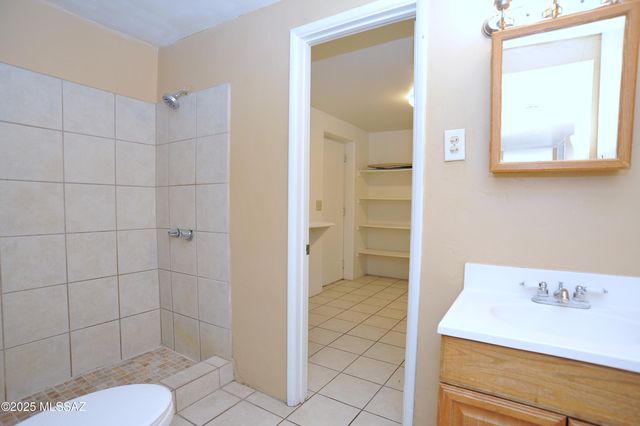 2520 E Helen Street, Tucson, AZ 85716