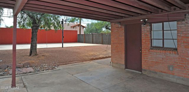 2520 E Helen Street, Tucson, AZ 85716