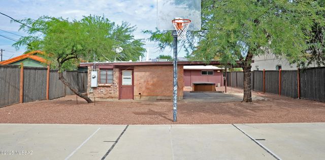 2520 E Helen Street, Tucson, AZ 85716