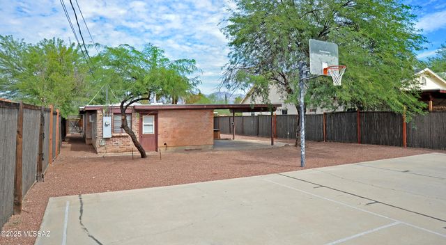 2520 E Helen Street, Tucson, AZ 85716