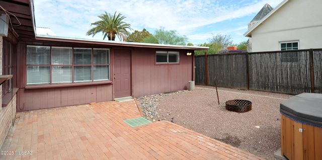 2520 E Helen Street, Tucson, AZ 85716