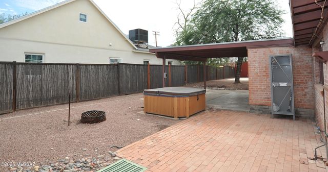 2520 E Helen Street, Tucson, AZ 85716