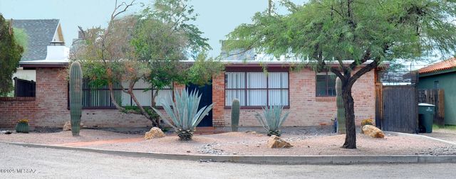 2520 E Helen Street, Tucson, AZ 85716