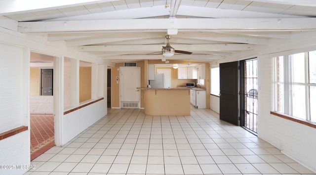 2520 E Helen Street, Tucson, AZ 85716