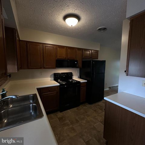 1088 WESTGATE DRIVE, Chambersburg, PA 17201