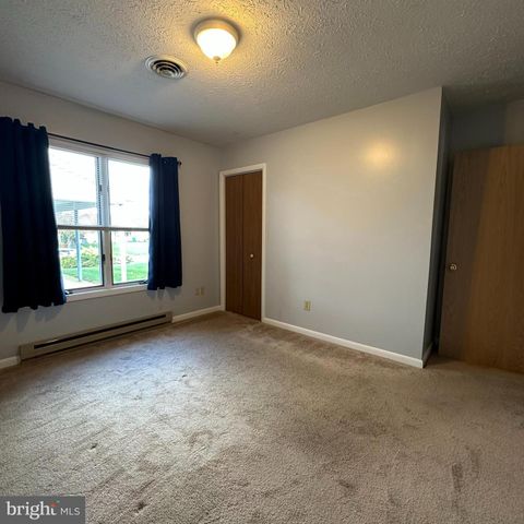 1088 WESTGATE DRIVE, Chambersburg, PA 17201