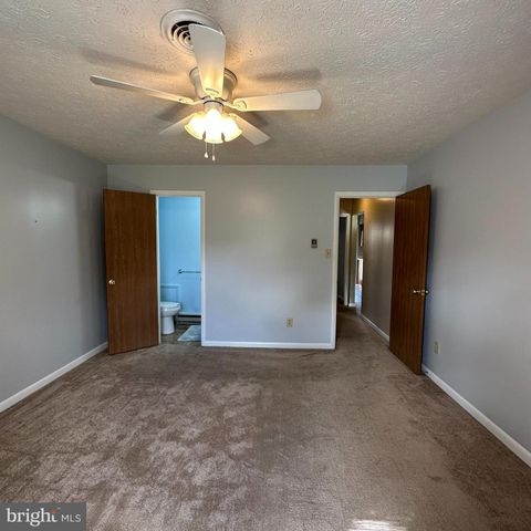 1088 WESTGATE DRIVE, Chambersburg, PA 17201