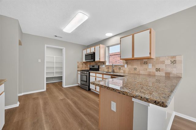 1826 Oak Valley, Kemah, TX 77565