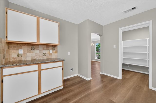 1826 Oak Valley, Kemah, TX 77565