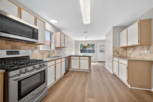 1826 Oak Valley, Kemah, TX 77565