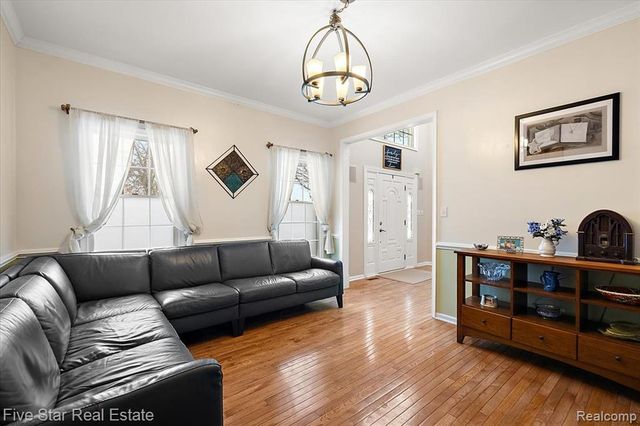 1159 Horseshoe Drive, South Lyon, MI 48178