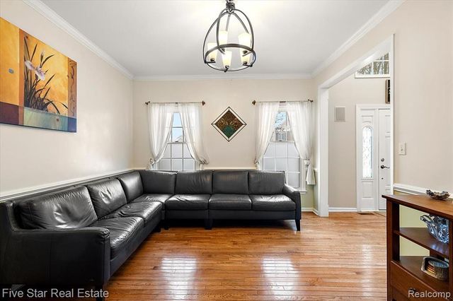 1159 Horseshoe Drive, South Lyon, MI 48178