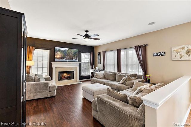 1159 Horseshoe Drive, South Lyon, MI 48178