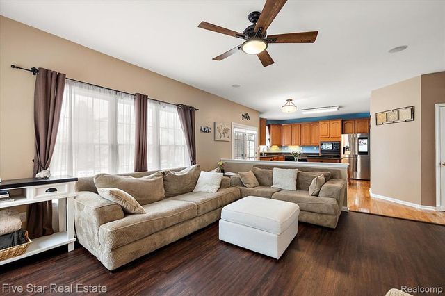 1159 Horseshoe Drive, South Lyon, MI 48178