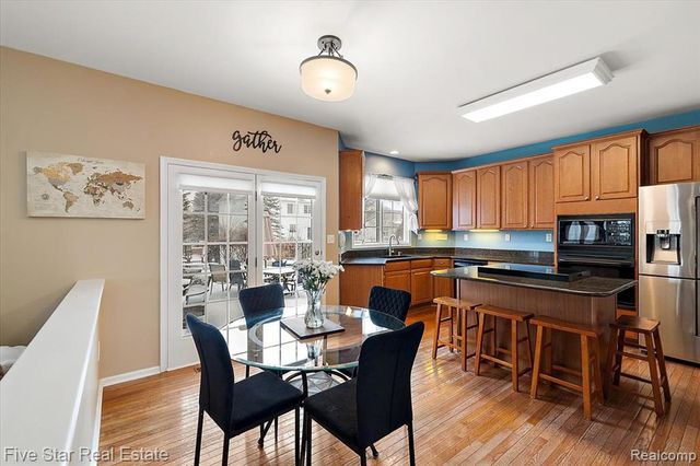 1159 Horseshoe Drive, South Lyon, MI 48178