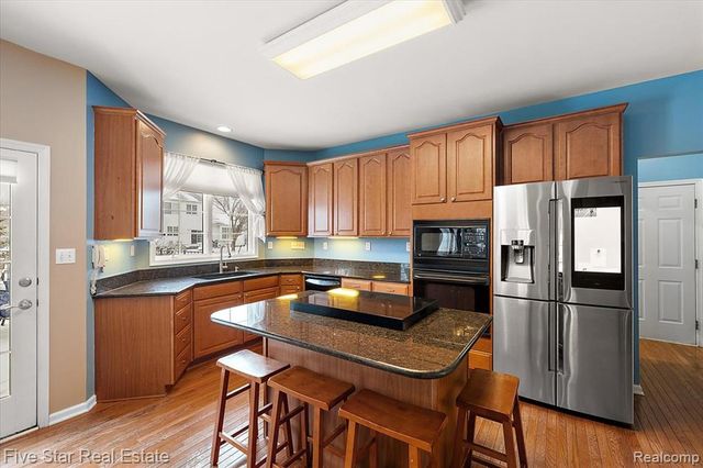 1159 Horseshoe Drive, South Lyon, MI 48178