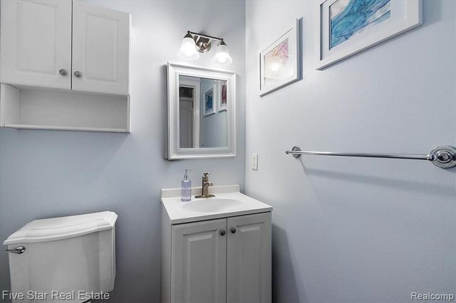 1159 Horseshoe Drive, South Lyon, MI 48178