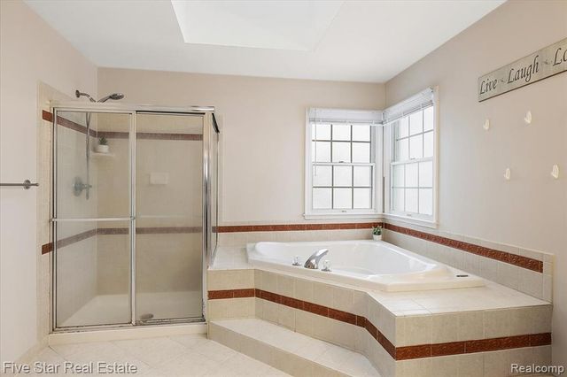 1159 Horseshoe Drive, South Lyon, MI 48178