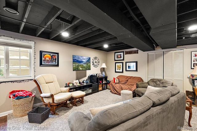 1159 Horseshoe Drive, South Lyon, MI 48178