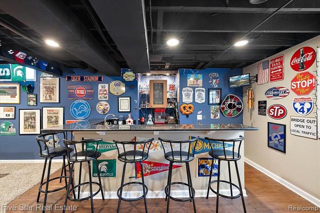 1159 Horseshoe Drive, South Lyon, MI 48178