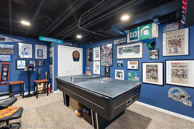 1159 Horseshoe Drive, South Lyon, MI 48178