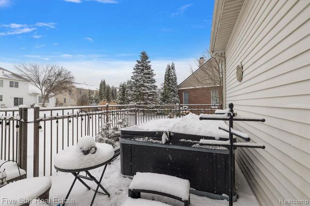 1159 Horseshoe Drive, South Lyon, MI 48178