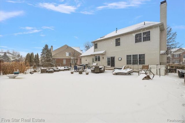 1159 Horseshoe Drive, South Lyon, MI 48178