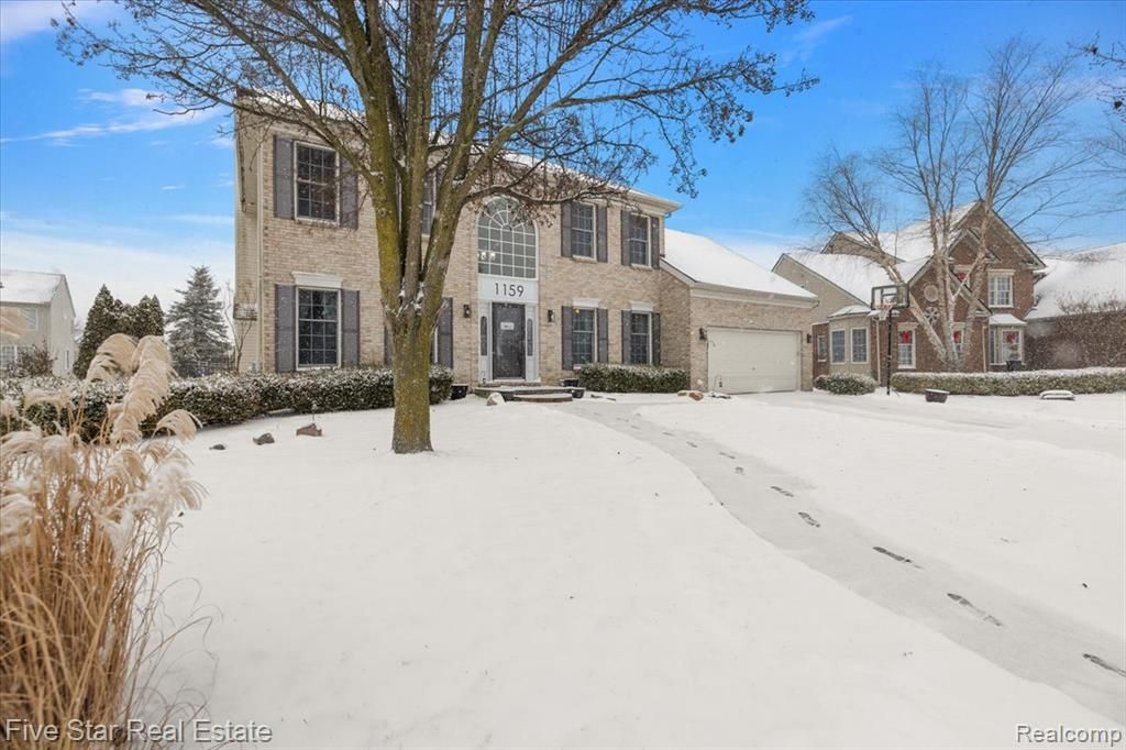 1159 Horseshoe Drive, South Lyon, MI 48178