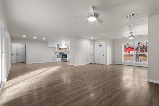 1917 Windlea Drive, Euless, TX 76040