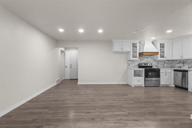 1917 Windlea Drive, Euless, TX 76040