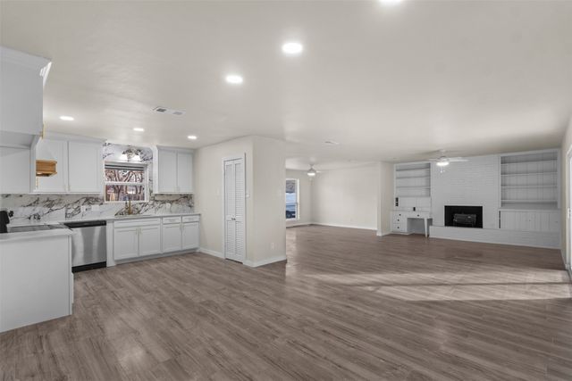 1917 Windlea Drive, Euless, TX 76040