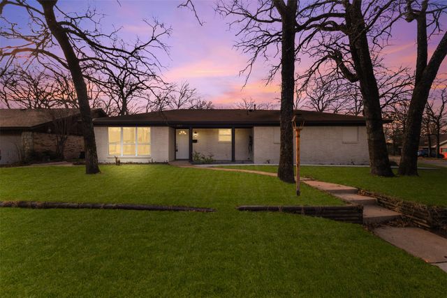 1917 Windlea Drive, Euless, TX 76040