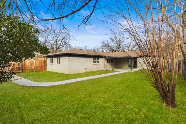 1917 Windlea Drive, Euless, TX 76040