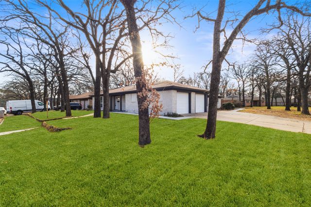 1917 Windlea Drive, Euless, TX 76040