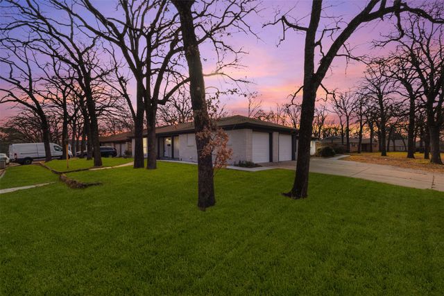 1917 Windlea Drive, Euless, TX 76040