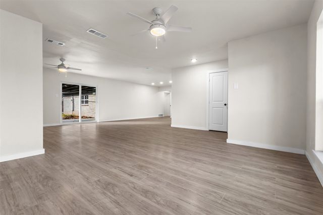 1917 Windlea Drive, Euless, TX 76040