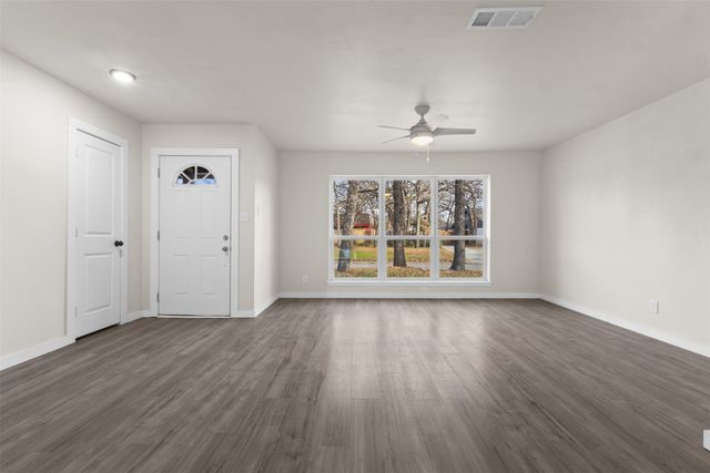 1917 Windlea Drive, Euless, TX 76040