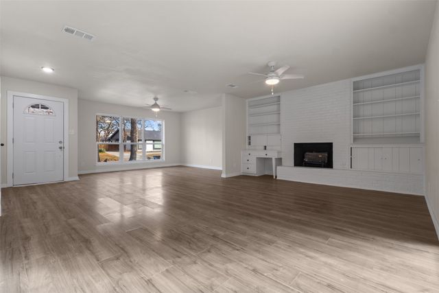 1917 Windlea Drive, Euless, TX 76040